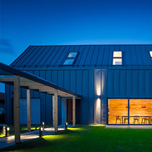 Lindab: Plechové kazety a rastr